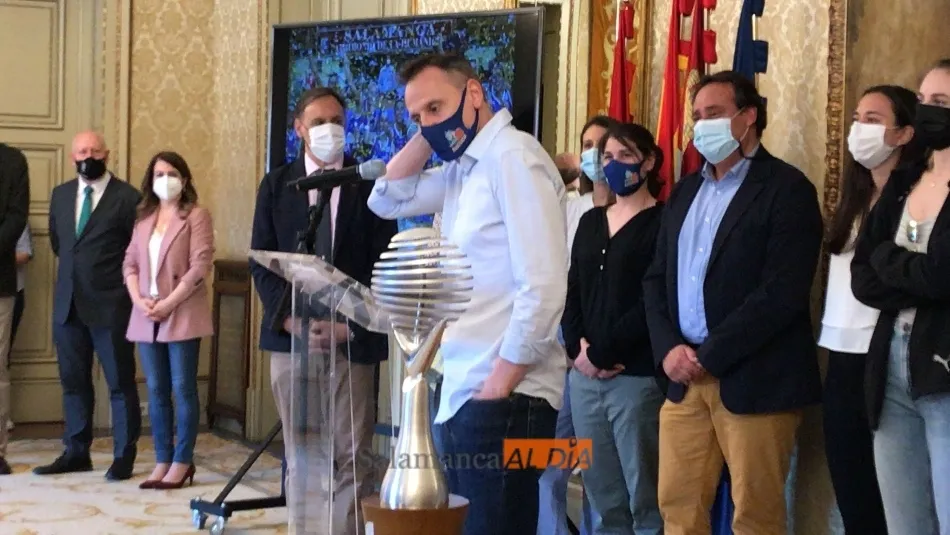 Foto 11 - El Perfumer&iacute;as Avenida vuelve a ser recibido en el Ayuntamiento por ganar la Liga