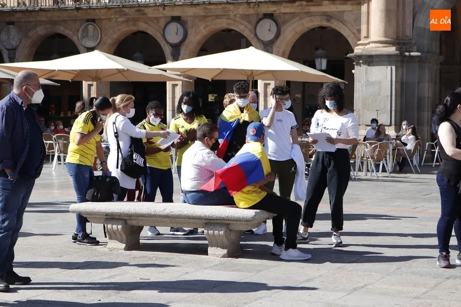 Foto 11 - Concentraci&oacute;n en Salamanca para denunciar los abusos a los Derechos Humanos en Colombia