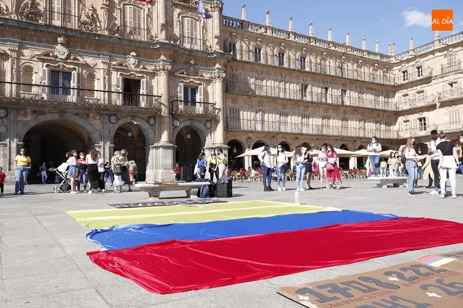Foto 10 - Concentraci&oacute;n en Salamanca para denunciar los abusos a los Derechos Humanos en Colombia