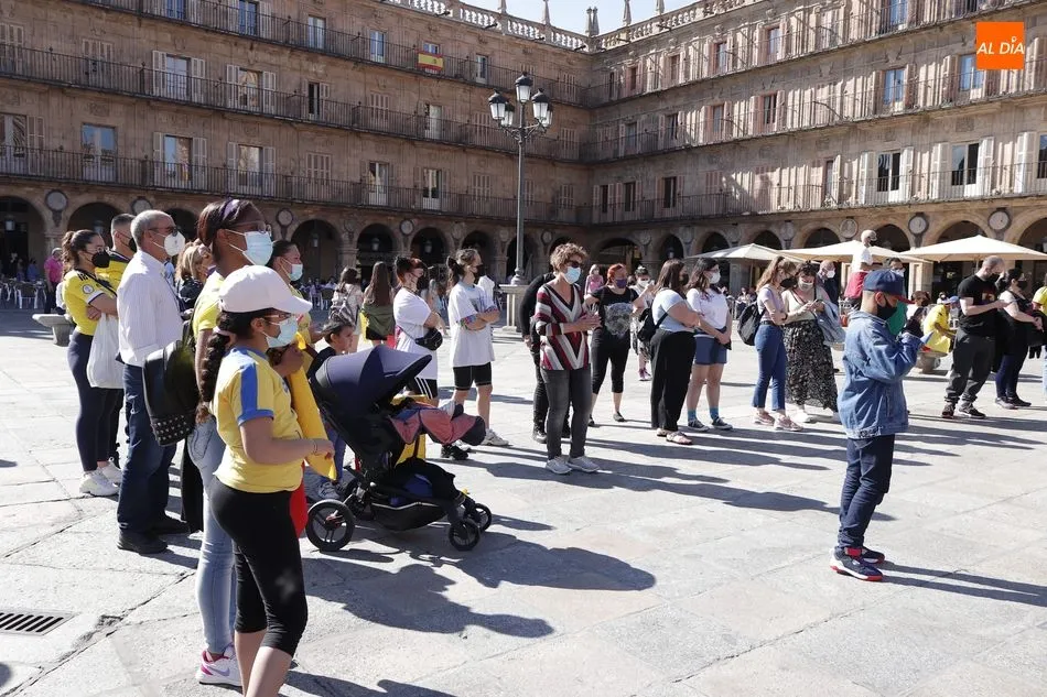 Foto 2 - Concentraci&oacute;n en Salamanca para denunciar los abusos a los Derechos Humanos en Colombia