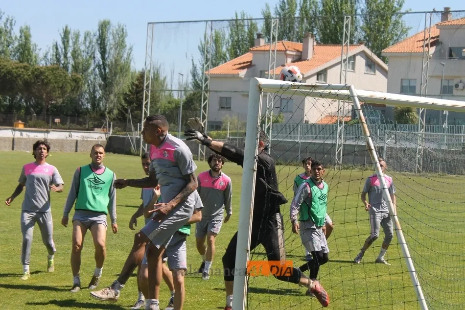 El Puma, en un balón parado