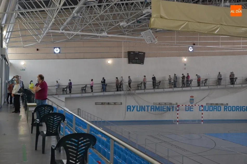 Foto 8 - Puesta la 1&ordf; dosis de la vacuna a las personas de 66 a 69 a&ntilde;os de la Zona B&aacute;sica de Ciudad...