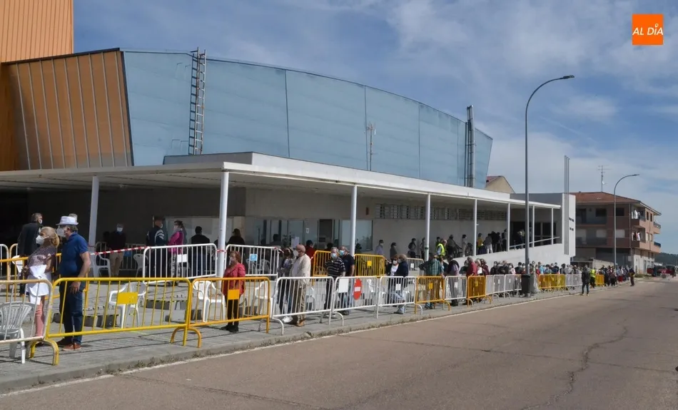Foto 2 - Puesta la 1&ordf; dosis de la vacuna a las personas de 66 a 69 a&ntilde;os de la Zona B&aacute;sica de Ciudad...