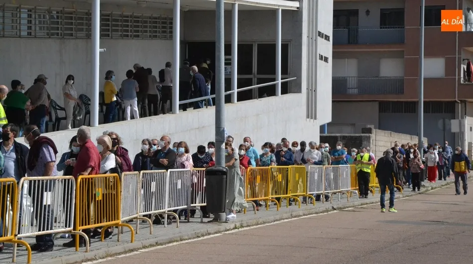 Puesta la 1ª dosis de la vacuna a las personas de 66 a 69 años de la Zona Básica de Ciudad...