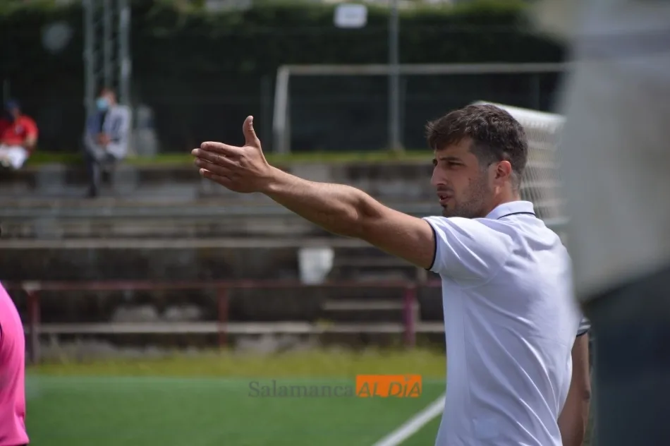 Foto 9 - Un gol de Nabil en el a&ntilde;adido le da la victoria en el derbi a Unionistas ante el Salamanca UDS...