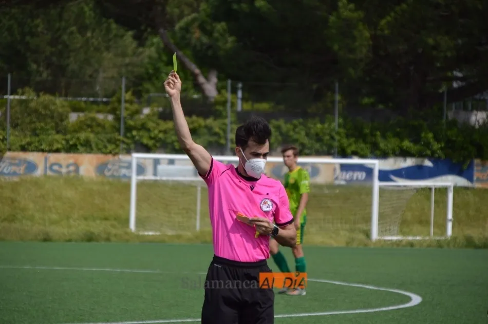 Foto 5 - Un gol de Nabil en el a&ntilde;adido le da la victoria en el derbi a Unionistas ante el Salamanca UDS...