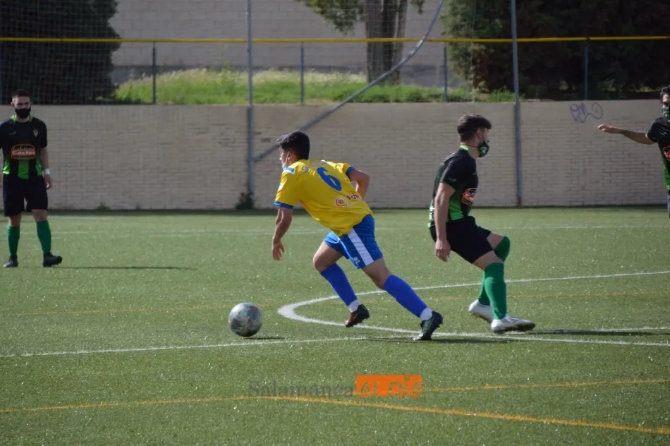 Foto 7 - Gran cuarta jornada de Liga en la Provincial de Aficionados