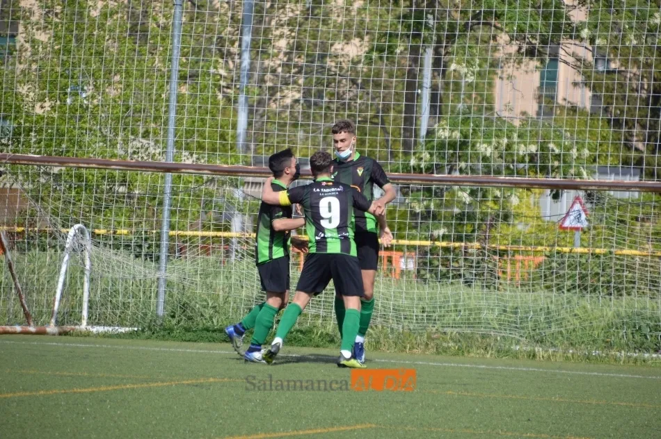 Foto 2 - Gran cuarta jornada de Liga en la Provincial de Aficionados