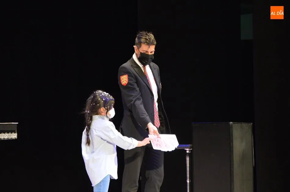 Foto 2 - El espect&aacute;culo &lsquo;Majestic&rsquo; del Mago Murpy encandila a los salmantinos