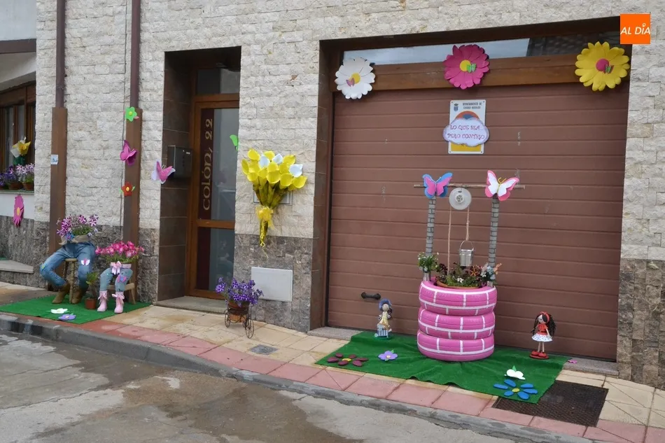 Foto 9 - Siete zonas comerciales de Ciudad Rodrigo engalanan sus calles al hilo de la primavera  