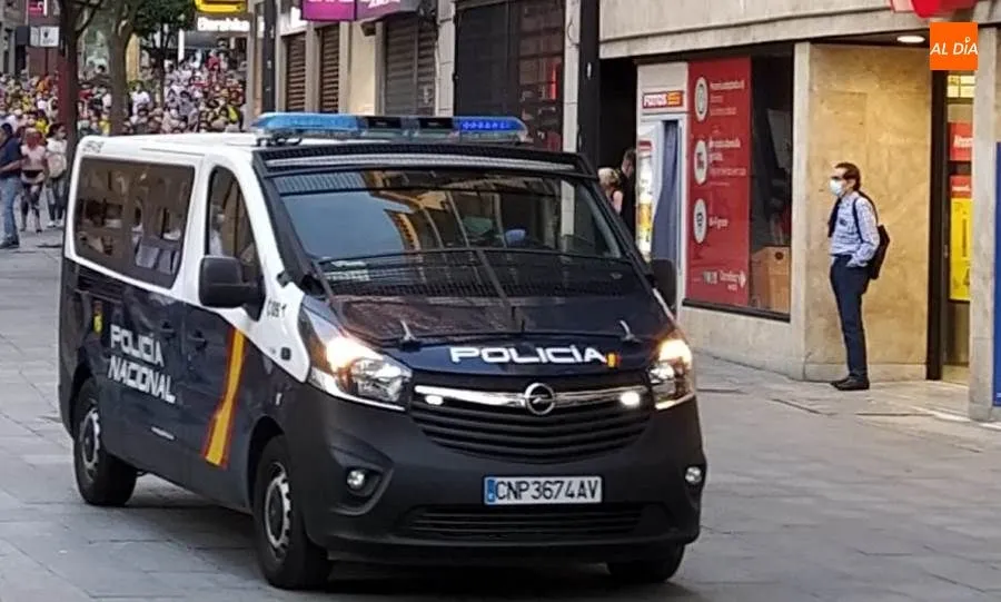 Foto de archivo de un furgón policial en Salamanca