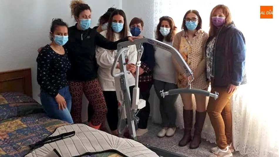 Participantes del curso tras realizar las prácticas con grúa en Cipérez