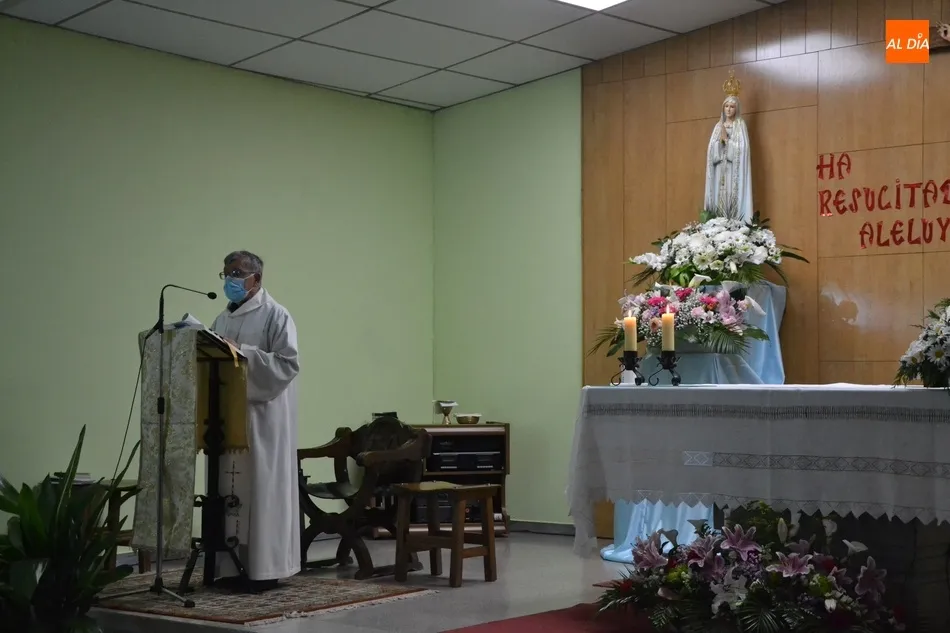 Foto 10 - La Parroquia de F&aacute;tima honra estos d&iacute;as a su Virgen, que se quedar&aacute; sin recorrer las calles  