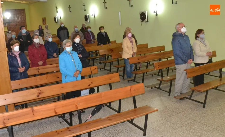 Foto 8 - La Parroquia de F&aacute;tima honra estos d&iacute;as a su Virgen, que se quedar&aacute; sin recorrer las calles  