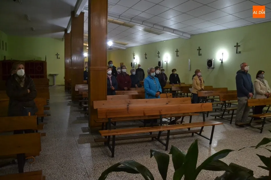 Foto 6 - La Parroquia de F&aacute;tima honra estos d&iacute;as a su Virgen, que se quedar&aacute; sin recorrer las calles  