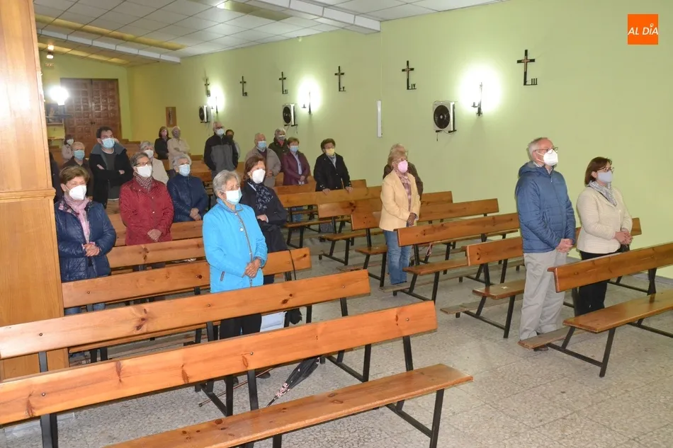 Foto 5 - La Parroquia de F&aacute;tima honra estos d&iacute;as a su Virgen, que se quedar&aacute; sin recorrer las calles  