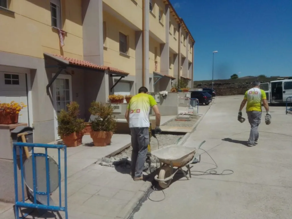 Obra en la calle Garcilaso de Alba de Tormes