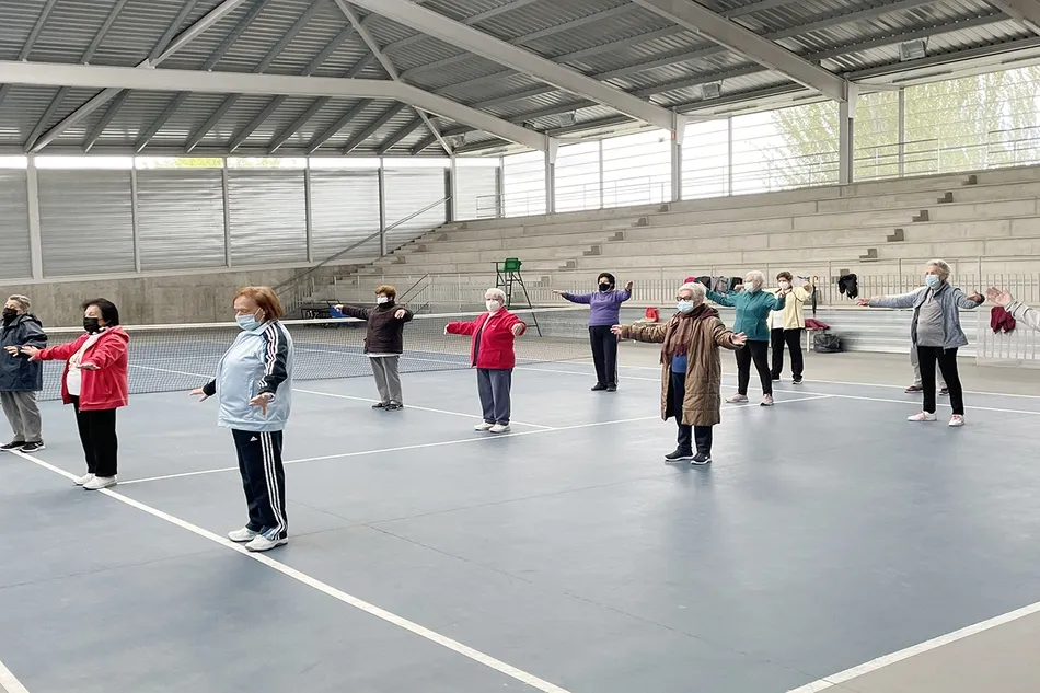 Foto 3 - Los mayores de Carbajosa recuperan la actividad de gimnasia&nbsp;