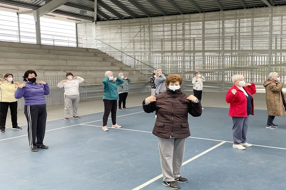 Los mayores de Carbajosa recuperan la actividad de gimnasia 