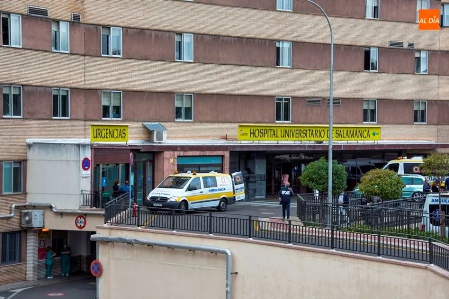 Acceso principal al Hospital Clínico Universitario de Salamanca