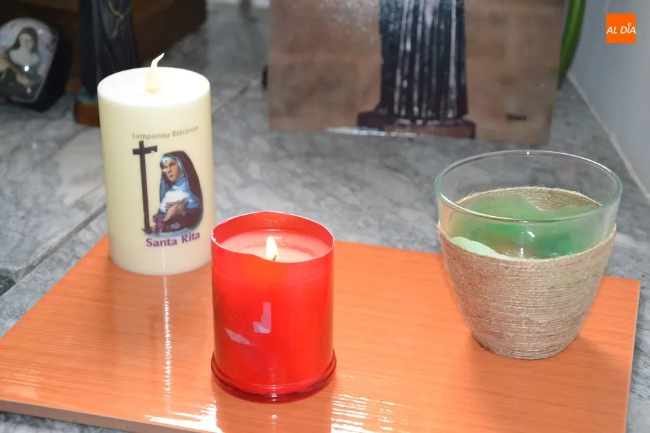 Foto 3 - Desplegado el habitual altar en honor a Santa Rita en la Casa Consistorial  
