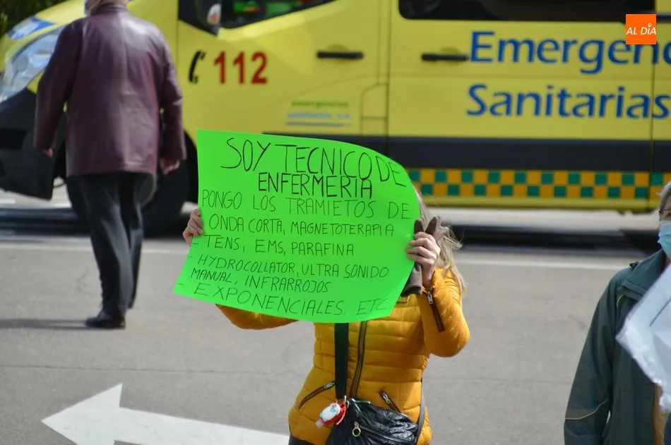 Foto 6 - Los t&eacute;cnicos de enfermer&iacute;a reivindican mejoras, ya que cubren &ldquo;funciones esenciales para los...