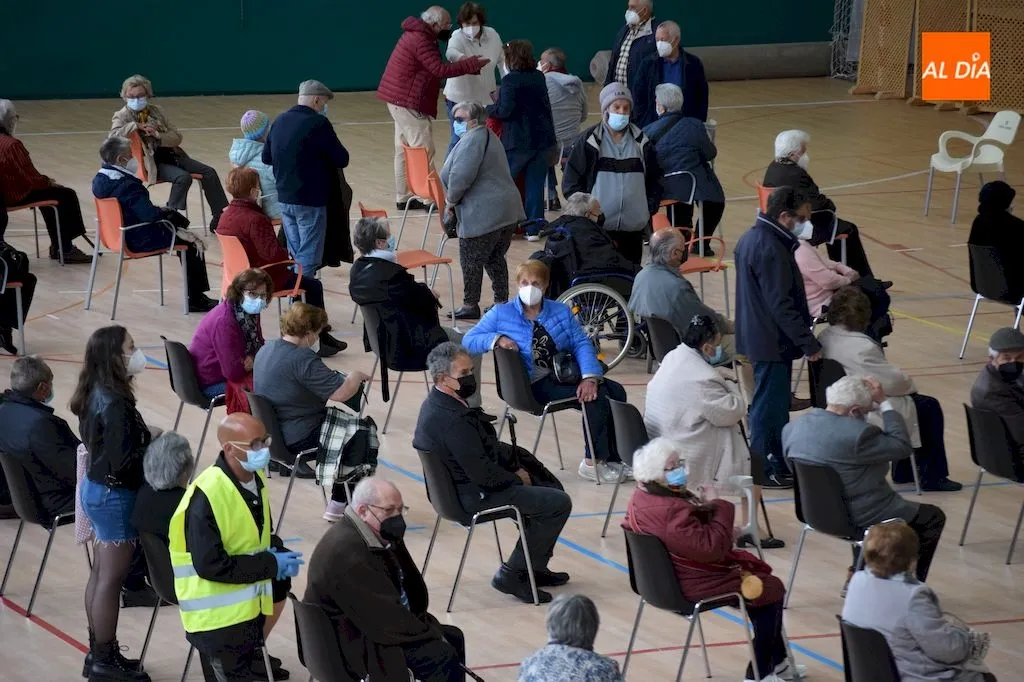 Foto 7 - Segunda dosis de la vacuna para 1.230 personas de entre 70 y 79 a&ntilde;os