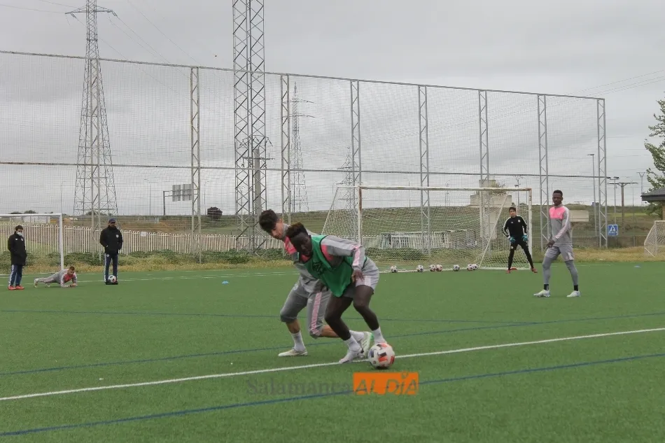Foto 10 - El Salamanca UDS prepara la final de Covadonga sin Casado y Sep&uacute;lveda