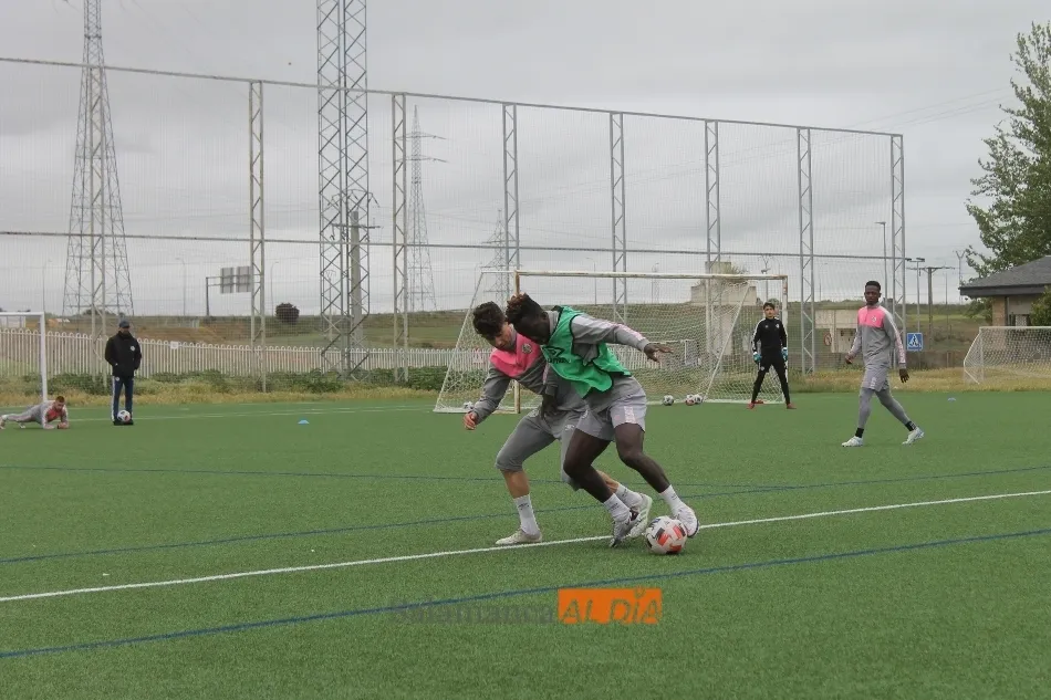 Foto 9 - El Salamanca UDS prepara la final de Covadonga sin Casado y Sep&uacute;lveda