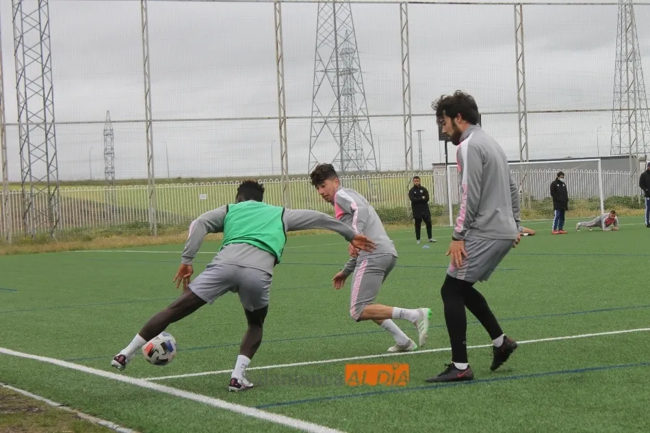 Foto 6 - El Salamanca UDS prepara la final de Covadonga sin Casado y Sep&uacute;lveda