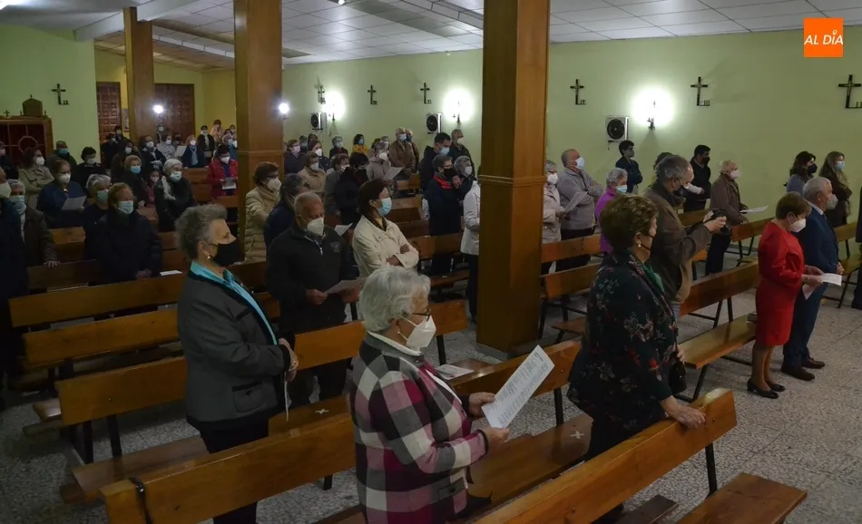 Foto 11 - Gran asistencia de fieles al d&iacute;a grande en honor a la Virgen de F&aacute;tima  