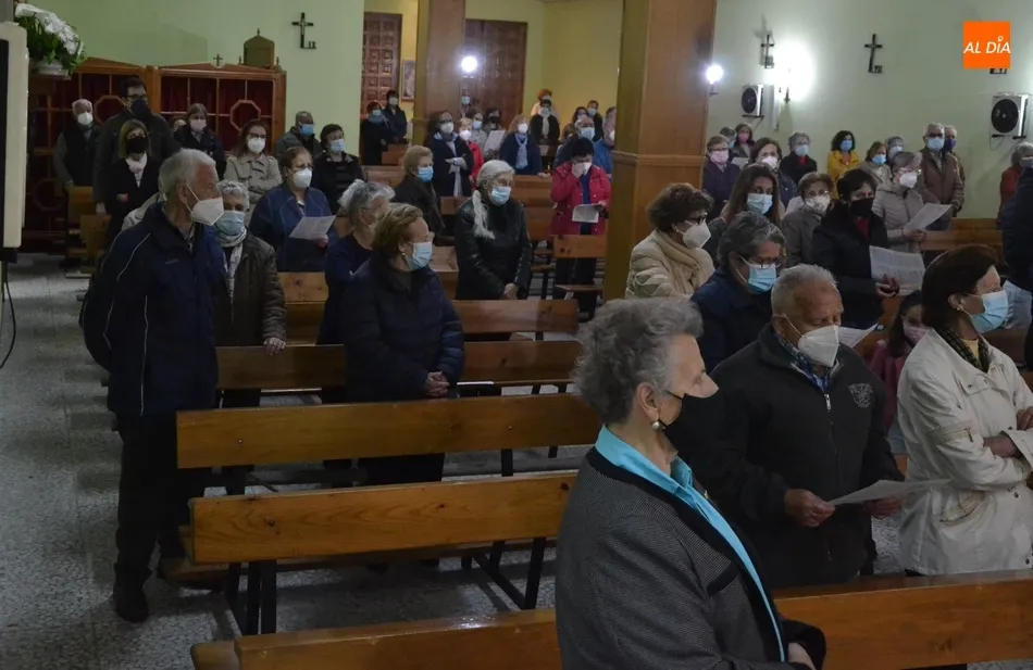 Foto 10 - Gran asistencia de fieles al d&iacute;a grande en honor a la Virgen de F&aacute;tima  