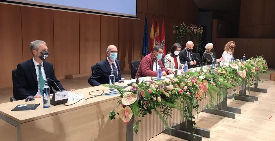 Inauguración del congreso con Pilar Llop Cuenca, presidenta del Senado, cuarta por la izquierda. Foto Diputación Salamanca