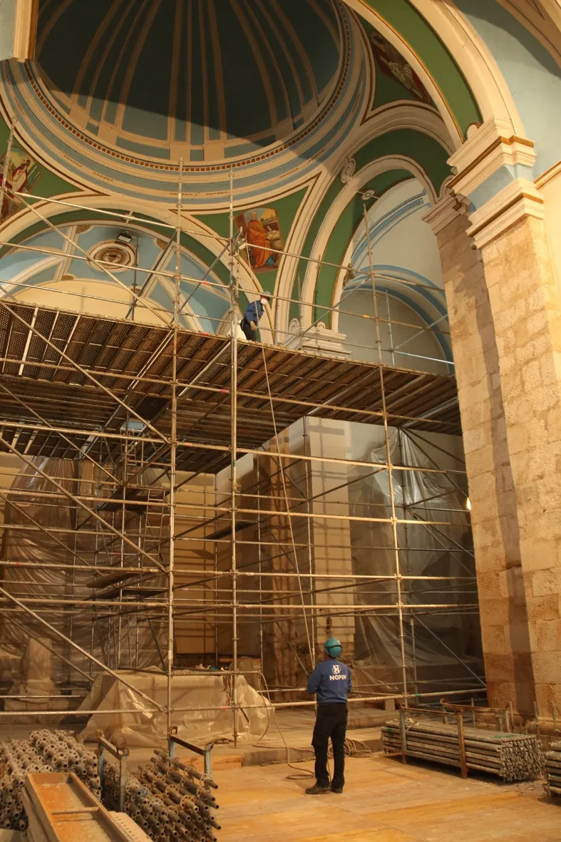 Foto 7 - La iglesia de san Pedro se somete a una reforma que durar&aacute; dos meses