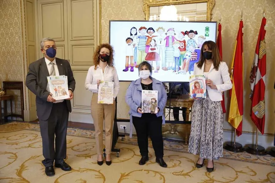 Una representación de CEMIN visita el Ayuntamiento por el Día Internacional de la Infancia