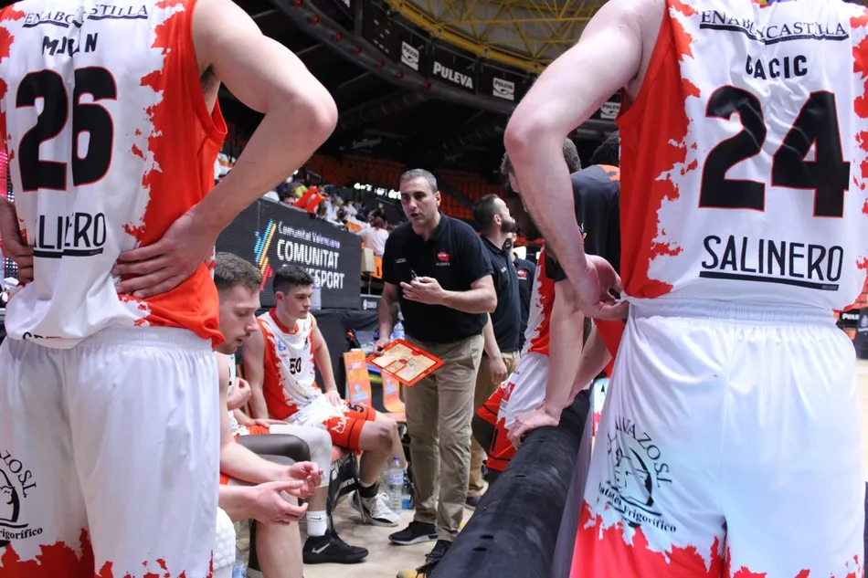 El tiro exterior vuelve a condenar a Usal La Antigua ante La Zubia y dice adiós al ascenso