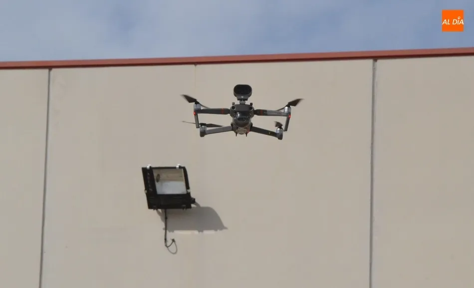 Foto 6 - Los Bomberos de Ciudad Rodrigo estrenan vestimenta, equipo de excarcelaci&oacute;n y hasta un dron  
