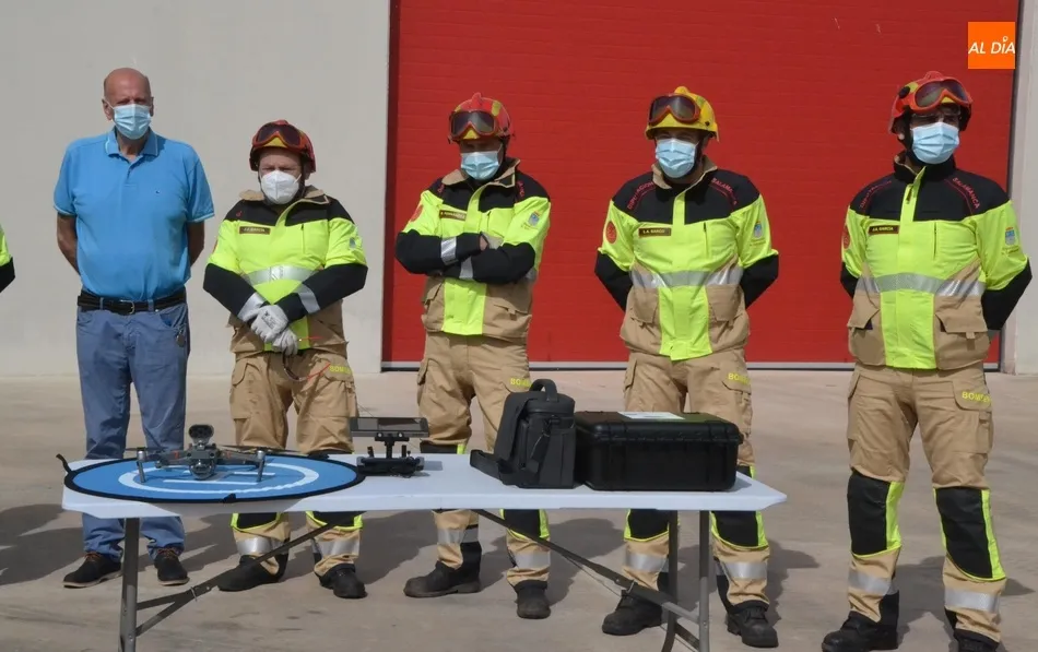 Foto 11 - Los Bomberos de Ciudad Rodrigo estrenan vestimenta, equipo de excarcelaci&oacute;n y hasta un dron  