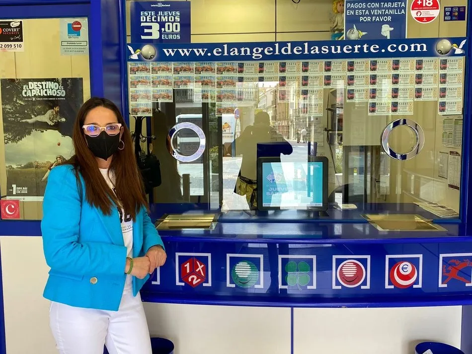 Carmen Santiago, de la admon. El Ángel de la Suerte de Peñaranda