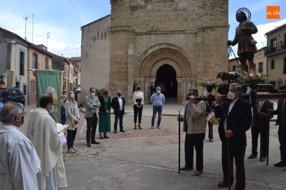 San Isidro se asoma a la calle en San Andrés para bendecir los campos  