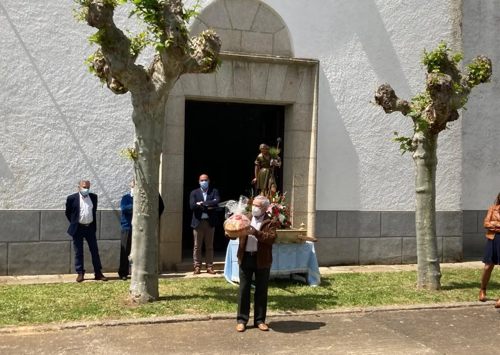 Foto 2 - &Aacute;gueda honra a su patr&oacute;n dentro y fuera de su Parroquia  