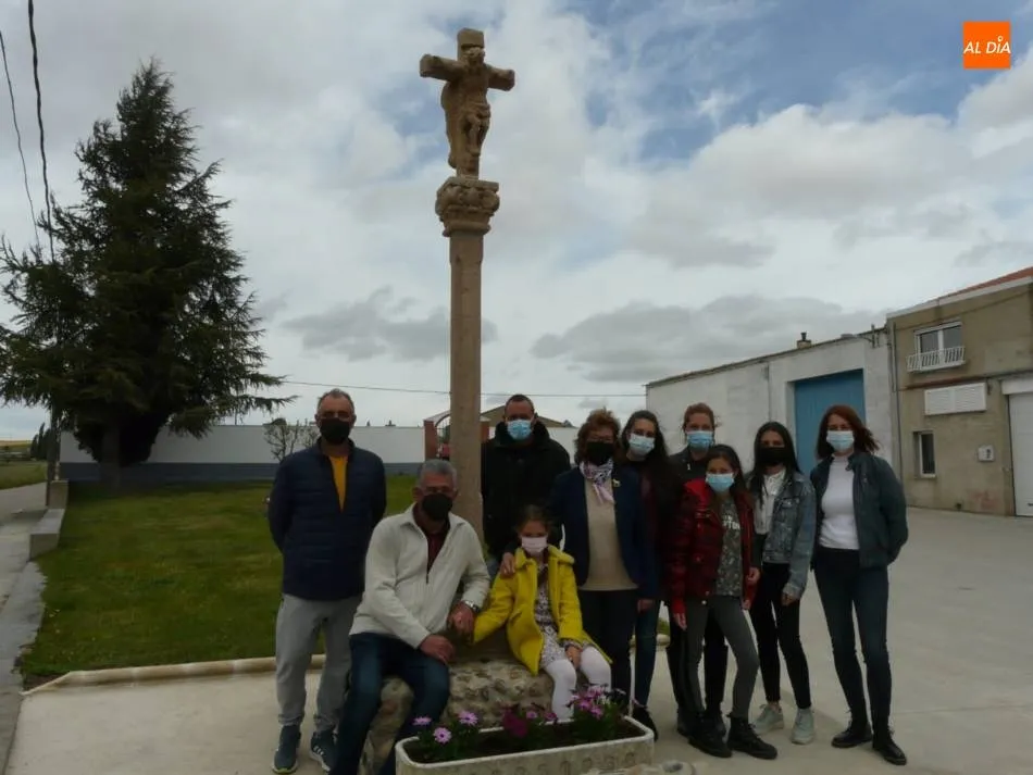 Foto 9 - Villoria inaugura una cruz en memoria de los antepasados  