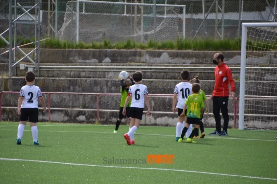 Foto 7 - Resultados, clasificaciones e im&aacute;genes del f&uacute;tbol base provincial