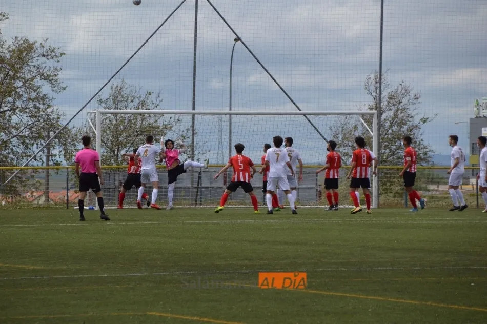 Foto 4 - La quinta jornada de Liga de la Provincial de Aficionados no deja indiferente a nadie