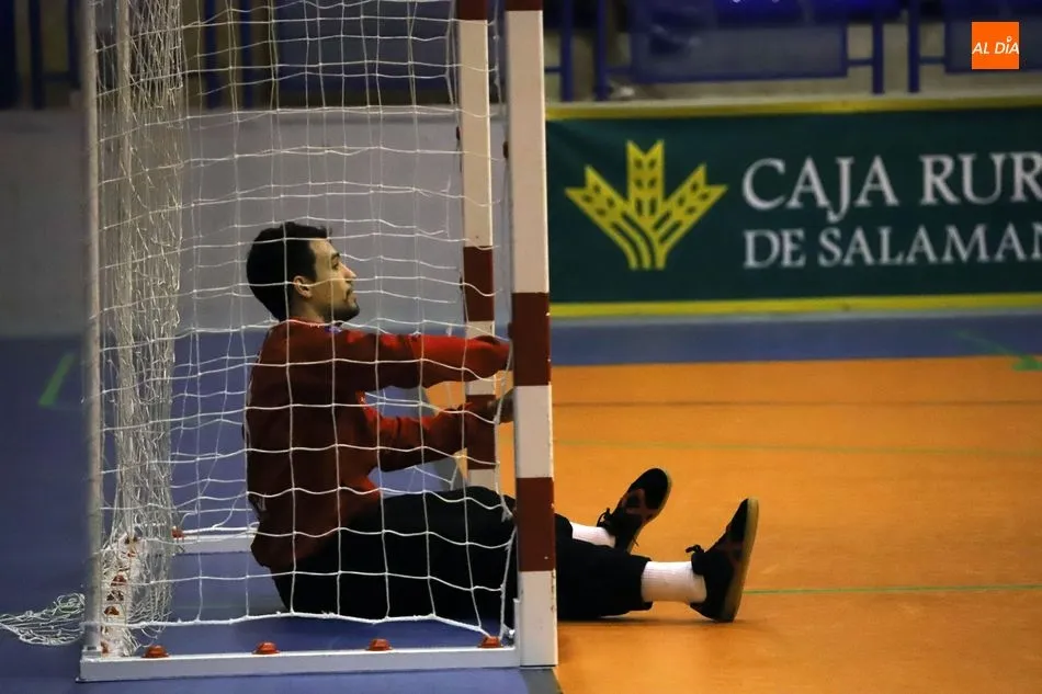 Javi Sánchez, en el suelo