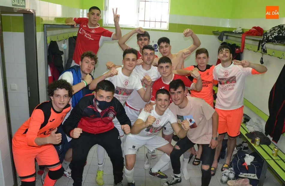 Foto 2 - El III Juvenil vive una c&oacute;moda tarde de showtime y nostalgia para despedir una brillante temporada ...