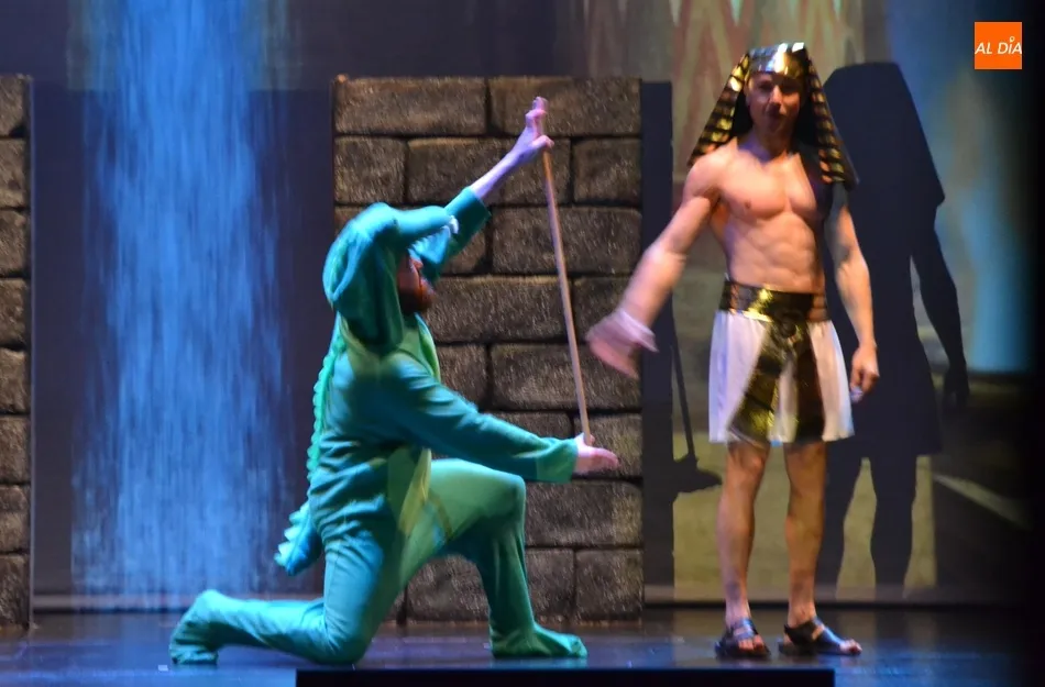 Foto 10 - Spasmo roza el lleno en el Teatro Nuevo con su divertido e ingenioso repaso por la historia del...