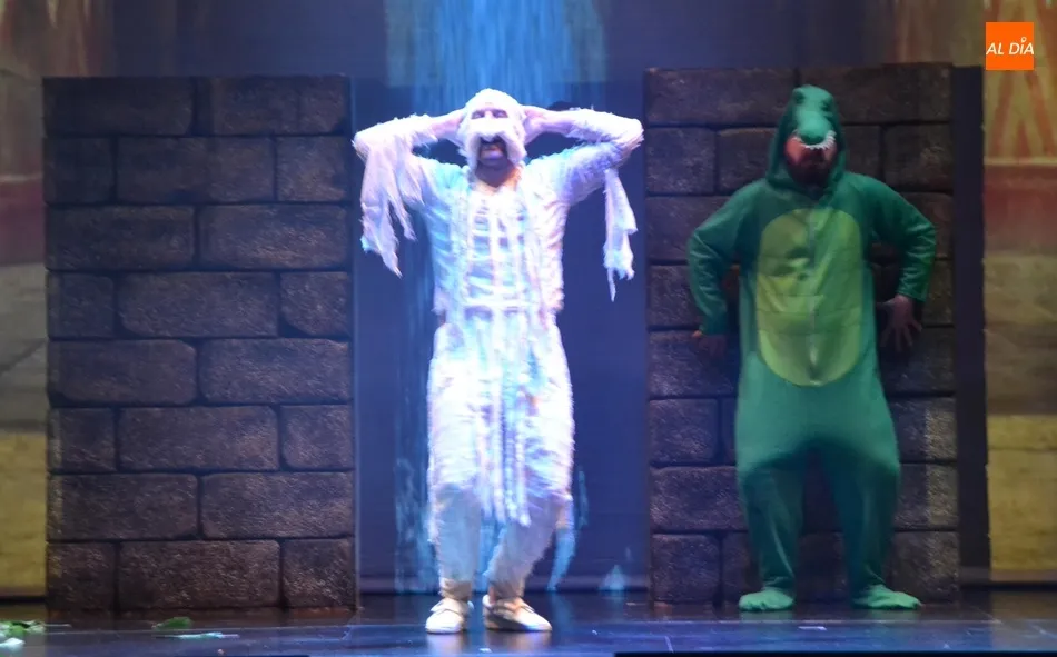 Foto 9 - Spasmo roza el lleno en el Teatro Nuevo con su divertido e ingenioso repaso por la historia del...