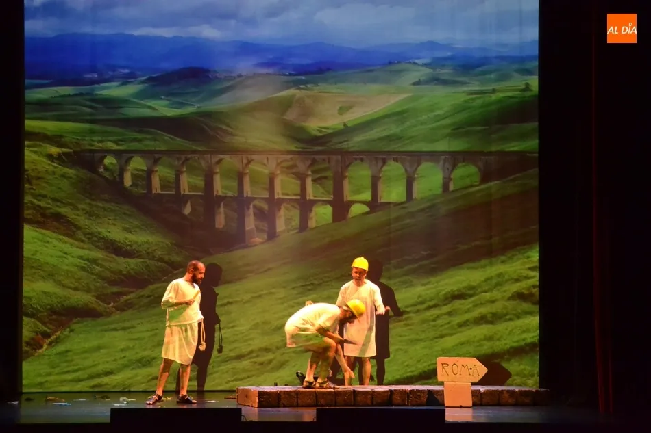 Foto 7 - Spasmo roza el lleno en el Teatro Nuevo con su divertido e ingenioso repaso por la historia del...