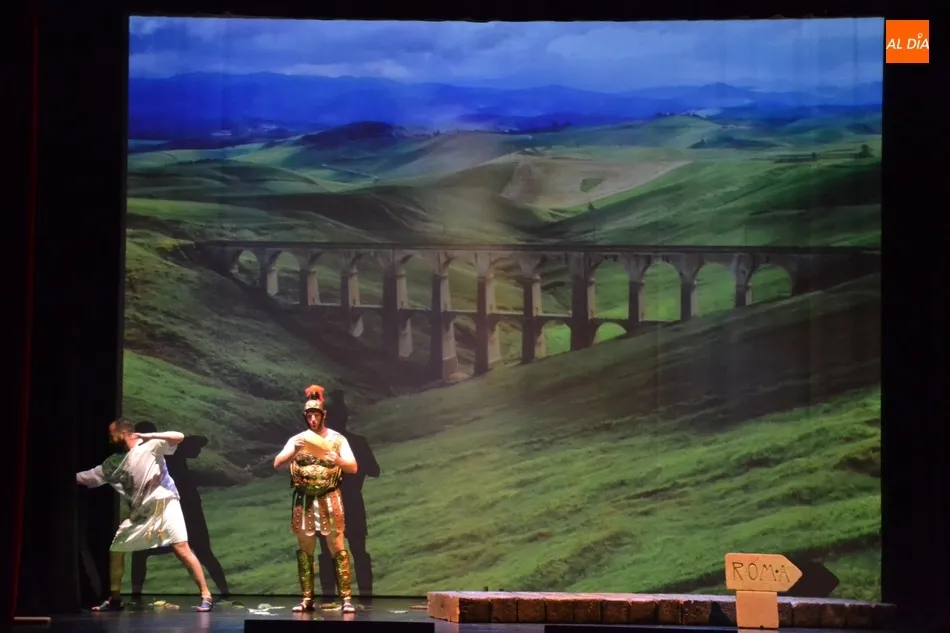 Foto 2 - Spasmo roza el lleno en el Teatro Nuevo con su divertido e ingenioso repaso por la historia del...